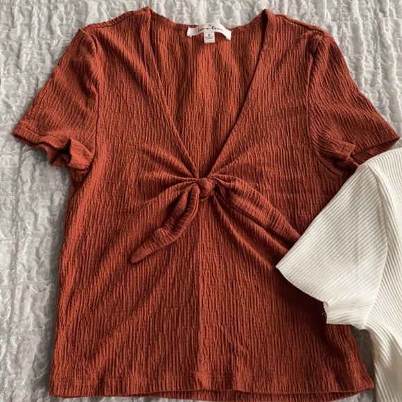 Tops - Picture 2 of 3